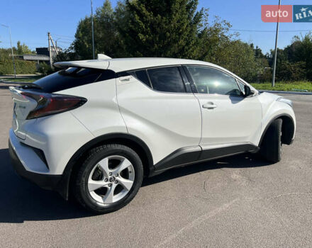 Белый Тойота C-HR, объемом двигателя 1.8 л и пробегом 139 тыс. км за 20900 $, фото 7 на Automoto.ua
