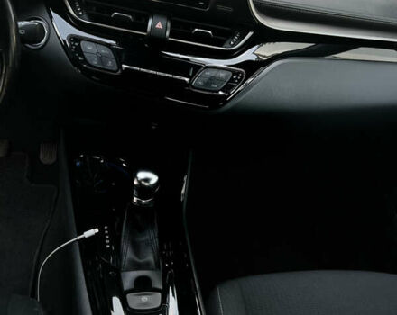 Білий Тойота C-HR, об'ємом двигуна 0 л та пробігом 133 тис. км за 22300 $, фото 24 на Automoto.ua