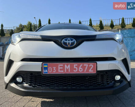 Белый Тойота C-HR, объемом двигателя 1.8 л и пробегом 144 тыс. км за 21900 $, фото 22 на Automoto.ua