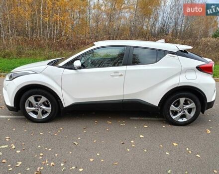 Белый Тойота C-HR, объемом двигателя 1.2 л и пробегом 93 тыс. км за 18698 $, фото 11 на Automoto.ua