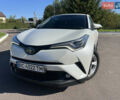 Белый Тойота C-HR, объемом двигателя 1.8 л и пробегом 139 тыс. км за 20900 $, фото 2 на Automoto.ua