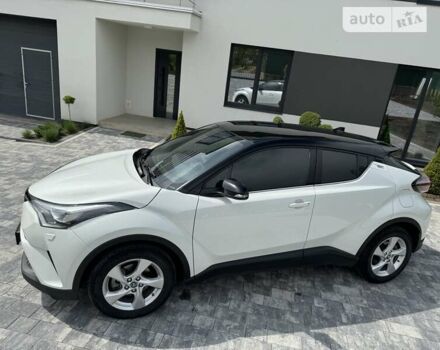 Белый Тойота C-HR, объемом двигателя 2 л и пробегом 64 тыс. км за 23700 $, фото 8 на Automoto.ua