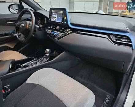 Білий Тойота C-HR, об'ємом двигуна 1.99 л та пробігом 59 тис. км за 19500 $, фото 15 на Automoto.ua