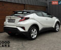 Білий Тойота C-HR, об'ємом двигуна 1.99 л та пробігом 64 тис. км за 25000 $, фото 6 на Automoto.ua