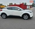 Белый Тойота C-HR, объемом двигателя 1.2 л и пробегом 93 тыс. км за 18700 $, фото 7 на Automoto.ua