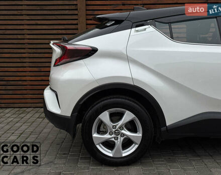 Білий Тойота C-HR, об'ємом двигуна 1.99 л та пробігом 64 тис. км за 25000 $, фото 13 на Automoto.ua
