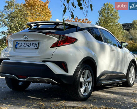 Белый Тойота C-HR, объемом двигателя 1.2 л и пробегом 57 тыс. км за 18750 $, фото 15 на Automoto.ua