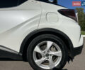 Белый Тойота C-HR, объемом двигателя 1.8 л и пробегом 139 тыс. км за 20900 $, фото 27 на Automoto.ua