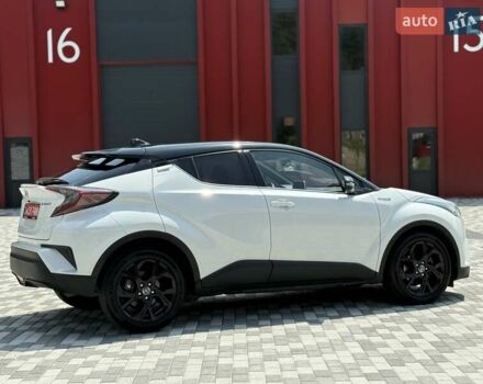 Белый Тойота C-HR, объемом двигателя 1.8 л и пробегом 97 тыс. км за 23300 $, фото 8 на Automoto.ua