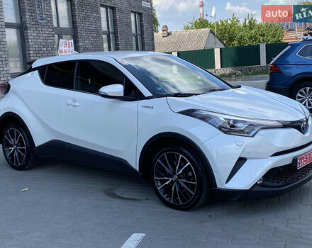 Белый Тойота C-HR, объемом двигателя 1.8 л и пробегом 130 тыс. км за 22300 $, фото 4 на Automoto.ua