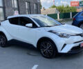 Белый Тойота C-HR, объемом двигателя 1.8 л и пробегом 130 тыс. км за 22300 $, фото 4 на Automoto.ua