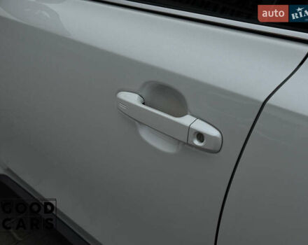 Білий Тойота C-HR, об'ємом двигуна 1.99 л та пробігом 64 тис. км за 25000 $, фото 16 на Automoto.ua