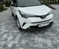 Белый Тойота C-HR, объемом двигателя 1.99 л и пробегом 64 тыс. км за 24500 $, фото 13 на Automoto.ua