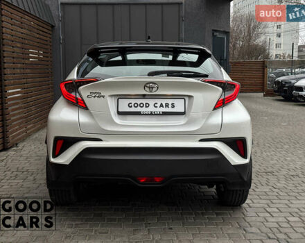 Білий Тойота C-HR, об'ємом двигуна 1.99 л та пробігом 64 тис. км за 25000 $, фото 5 на Automoto.ua