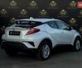 Білий Тойота C-HR, об'ємом двигуна 1.99 л та пробігом 100 тис. км за 16800 $, фото 5 на Automoto.ua