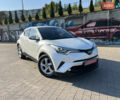 Белый Тойота C-HR, объемом двигателя 1.8 л и пробегом 144 тыс. км за 21900 $, фото 17 на Automoto.ua