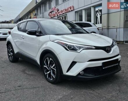 Білий Тойота C-HR, об'ємом двигуна 1.99 л та пробігом 59 тис. км за 19500 $, фото 3 на Automoto.ua