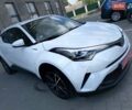 Белый Тойота C-HR, объемом двигателя 1.8 л и пробегом 130 тыс. км за 22300 $, фото 1 на Automoto.ua
