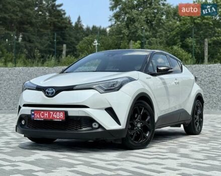 Белый Тойота C-HR, объемом двигателя 1.8 л и пробегом 97 тыс. км за 23300 $, фото 2 на Automoto.ua
