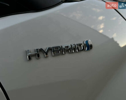 Білий Тойота C-HR, об'ємом двигуна 0 л та пробігом 133 тис. км за 22300 $, фото 9 на Automoto.ua