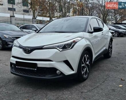 Білий Тойота C-HR, об'ємом двигуна 1.99 л та пробігом 59 тис. км за 19500 $, фото 1 на Automoto.ua