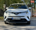 Белый Тойота C-HR, объемом двигателя 1.2 л и пробегом 57 тыс. км за 18750 $, фото 3 на Automoto.ua