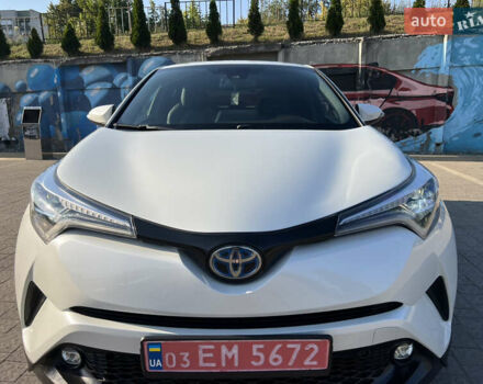 Белый Тойота C-HR, объемом двигателя 1.8 л и пробегом 144 тыс. км за 21900 $, фото 23 на Automoto.ua