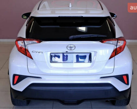 Белый Тойота C-HR, объемом двигателя 1.99 л и пробегом 94 тыс. км за 15500 $, фото 12 на Automoto.ua