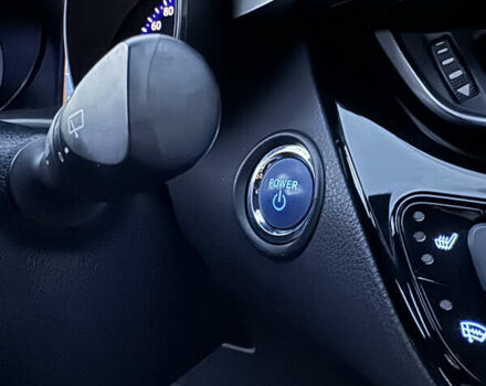 Белый Тойота C-HR, объемом двигателя 1.8 л и пробегом 76 тыс. км за 26300 $, фото 14 на Automoto.ua