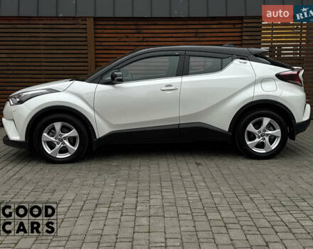 Білий Тойота C-HR, об'ємом двигуна 1.99 л та пробігом 64 тис. км за 25000 $, фото 3 на Automoto.ua