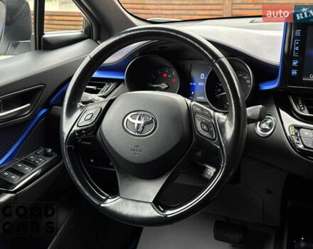 Білий Тойота C-HR, об'ємом двигуна 1.99 л та пробігом 64 тис. км за 25000 $, фото 27 на Automoto.ua