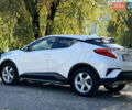 Белый Тойота C-HR, объемом двигателя 1.2 л и пробегом 57 тыс. км за 18750 $, фото 11 на Automoto.ua