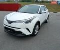 Белый Тойота C-HR, объемом двигателя 1.2 л и пробегом 93 тыс. км за 18700 $, фото 4 на Automoto.ua