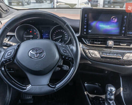 Білий Тойота C-HR, об'ємом двигуна 1.2 л та пробігом 121 тис. км за 19619 $, фото 8 на Automoto.ua