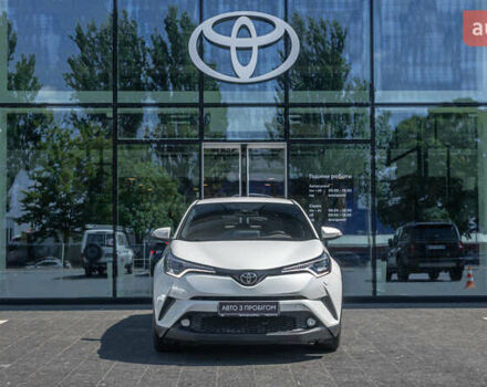 Білий Тойота C-HR, об'ємом двигуна 1.2 л та пробігом 121 тис. км за 19619 $, фото 4 на Automoto.ua