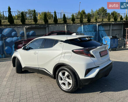 Белый Тойота C-HR, объемом двигателя 1.8 л и пробегом 144 тыс. км за 21900 $, фото 9 на Automoto.ua