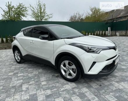 Белый Тойота C-HR, объемом двигателя 2 л и пробегом 64 тыс. км за 23700 $, фото 10 на Automoto.ua