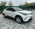 Білий Тойота C-HR, об'ємом двигуна 1.99 л та пробігом 64 тис. км за 24500 $, фото 10 на Automoto.ua