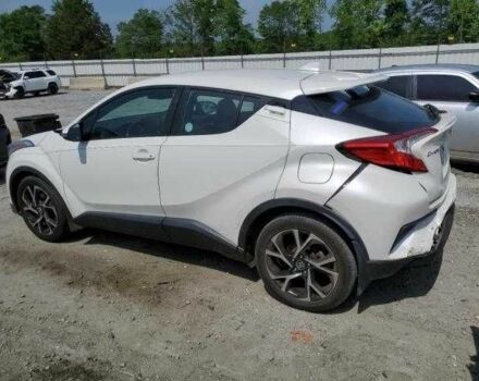 Белый Тойота C-HR, объемом двигателя 2 л и пробегом 94 тыс. км за 4500 $, фото 3 на Automoto.ua