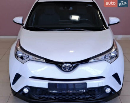 Белый Тойота C-HR, объемом двигателя 1.99 л и пробегом 94 тыс. км за 15500 $, фото 6 на Automoto.ua