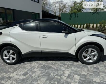 Белый Тойота C-HR, объемом двигателя 2 л и пробегом 64 тыс. км за 23700 $, фото 28 на Automoto.ua