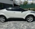 Білий Тойота C-HR, об'ємом двигуна 1.99 л та пробігом 64 тис. км за 24500 $, фото 28 на Automoto.ua