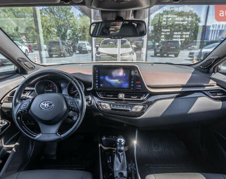 Білий Тойота C-HR, об'ємом двигуна 1.2 л та пробігом 121 тис. км за 19619 $, фото 7 на Automoto.ua