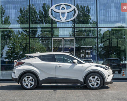 Білий Тойота C-HR, об'ємом двигуна 1.2 л та пробігом 121 тис. км за 19619 $, фото 18 на Automoto.ua