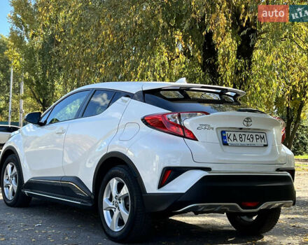 Белый Тойота C-HR, объемом двигателя 1.2 л и пробегом 57 тыс. км за 18750 $, фото 13 на Automoto.ua