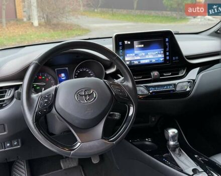 Белый Тойота C-HR, объемом двигателя 1.2 л и пробегом 88 тыс. км за 21500 $, фото 27 на Automoto.ua