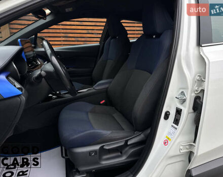 Білий Тойота C-HR, об'ємом двигуна 1.99 л та пробігом 64 тис. км за 25000 $, фото 22 на Automoto.ua