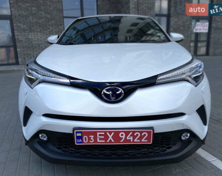 Белый Тойота C-HR, объемом двигателя 1.8 л и пробегом 130 тыс. км за 22300 $, фото 26 на Automoto.ua