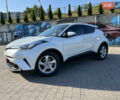 Белый Тойота C-HR, объемом двигателя 1.8 л и пробегом 144 тыс. км за 21900 $, фото 5 на Automoto.ua