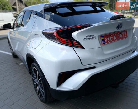 Белый Тойота C-HR, объемом двигателя 1.8 л и пробегом 130 тыс. км за 22300 $, фото 22 на Automoto.ua